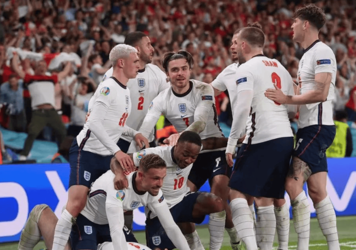 欧预赛实力碰撞,豪强晋级淘汰赛的简单介绍 欧预赛实力碰撞,豪强晋级淘汰赛的简单介绍